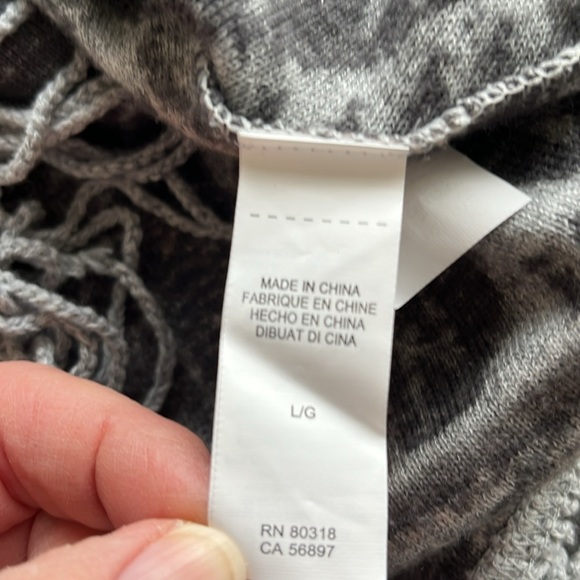 Lucky Brand Gray and Pink Patterned Cardigan Fringe Size Large - Picture 12 of 15